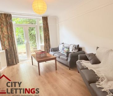 5 Bedroom Semi-Detached House - Photo 1