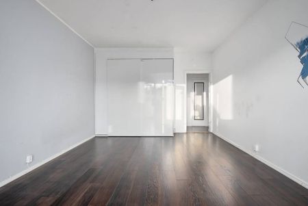 Nynäsvägen, Nynäshamn - Photo 2