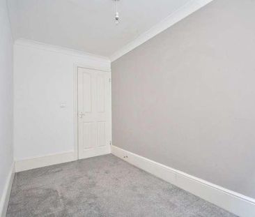 Wellington Crescent, Ramsgate, CT11 - Photo 4