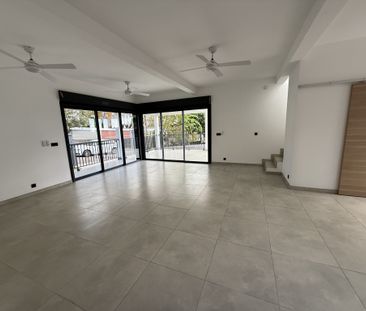 Location Maison 4 pièces 105m² ST PAUL 97422 - Photo 1