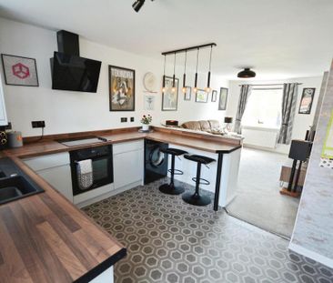 2 bedroom semi-detached house to rent - Photo 2