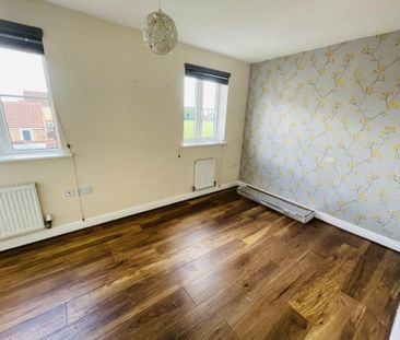 St. Bedes Drive, Boston - Photo 3