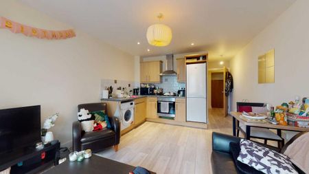 2 bedroom flat to rent - Photo 2