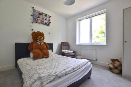 2 bedroom end of terrace house to rent - Photo 4