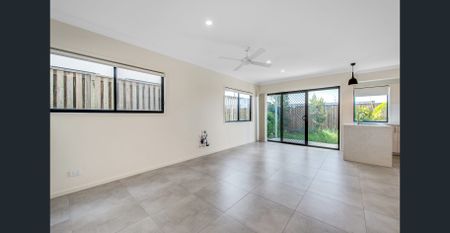 Discover luxury living in Palm Views Estate, 4 bedroom townhouse . - Photo 4