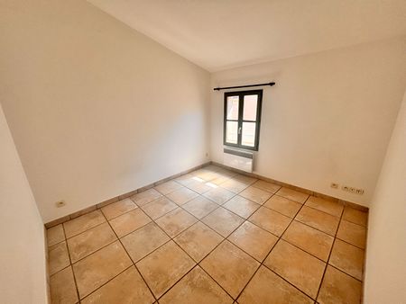 Location Appartement 2 pièces 42m² NIMES 30000 - Photo 3