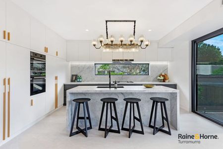 Luxurious Near-New Architect-Designed Full Brick Home in Premier East Wahroonga - Photo 5