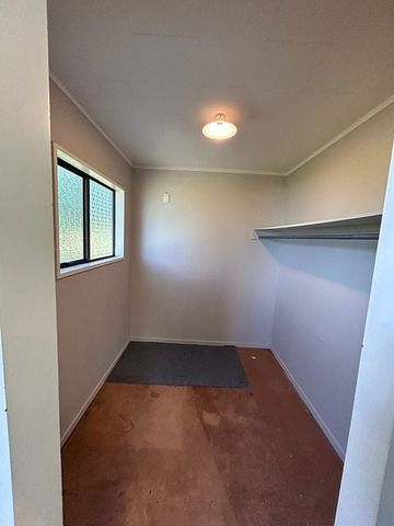 Charming 4BR Saint Clair Retreat - Photo 4