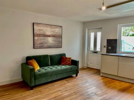 2 bedroom flat to rent - Photo 3