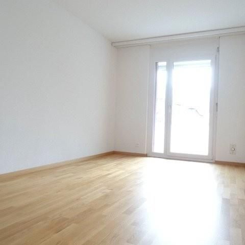 Moderne 4.5-ZW im 1. OG (ohne Lift) à 99 m² - Foto 1