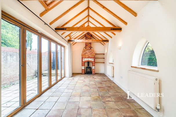 4 bedroom house to rent East Ruston Road, Norwich, NR12 - Photo 1