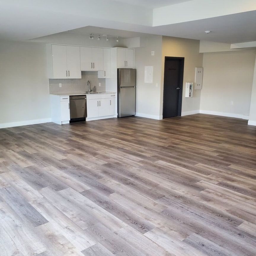 Corner Unit in Yaletown Living! - Photo 1