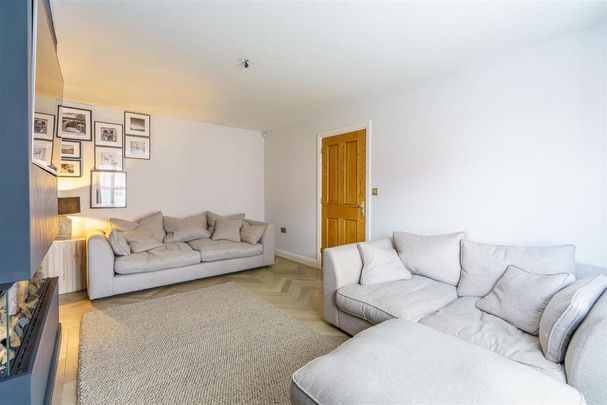 4 bedroom detached house to rent - Photo 1