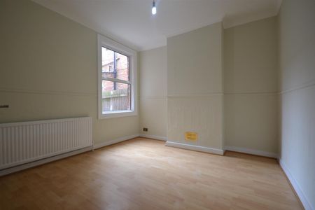 Winns Avenue, Walthamstow, London - Photo 4