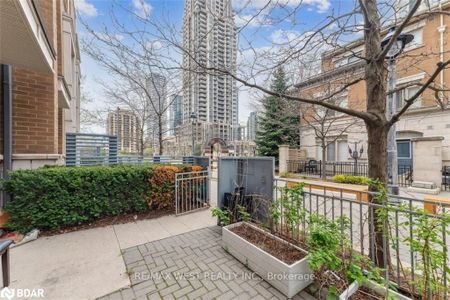 For Lease - 370 Square One Drive Unit# Th#13, Mississauga, Ontario - Photo 3