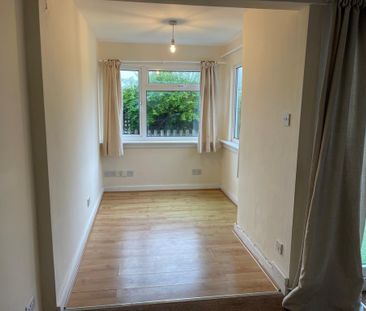 3 bedroom end of terrace house to rent - Photo 3