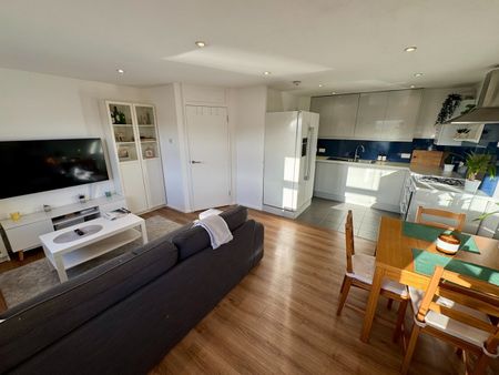 2 Bed Flat, Barker Drive, NW1 - Photo 4