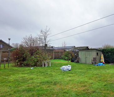 Ruime gezinswoning met grote tuin te huur in Zomergem! - Photo 4