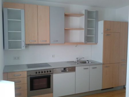 Sonnige, großzügige 3-Zimmer-Wohnung mit überdachtem Balkon und möblierter Küche in zentraler Lage in Ried - Photo 5