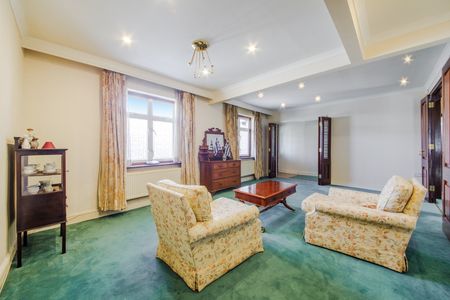 4 Bed Bungalow, Lowfield Road, W3 - Photo 2