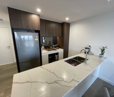 - 1 WEEK FREE RENT - LEVEL 16 - Photo 3