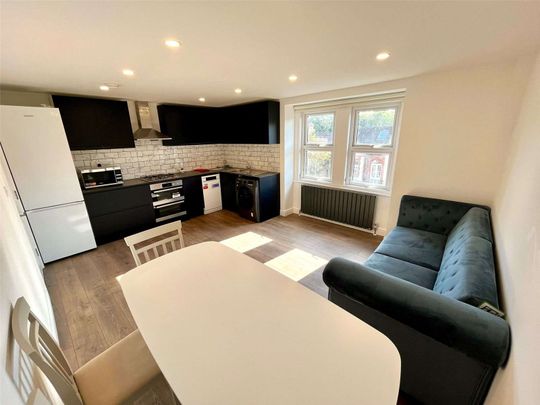 A recently refurbished two bedroom second floor flat. - Photo 1