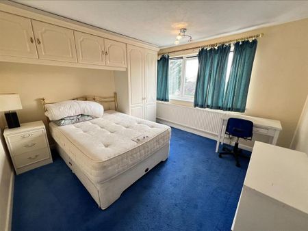 3 bedroom semi-detached house to rent - Photo 3