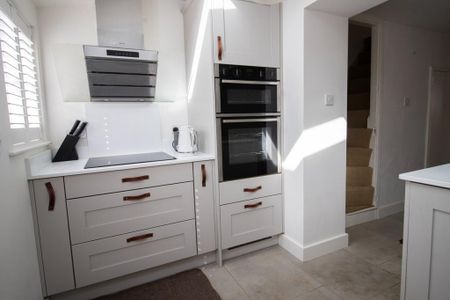 3 bedroom terraced house to rent - Photo 3