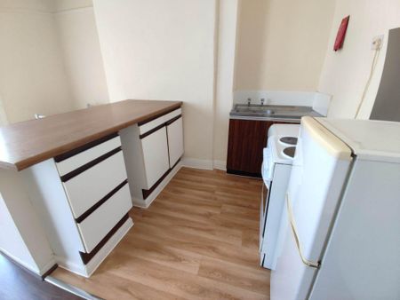 1 bedroom flat to rent - Photo 4