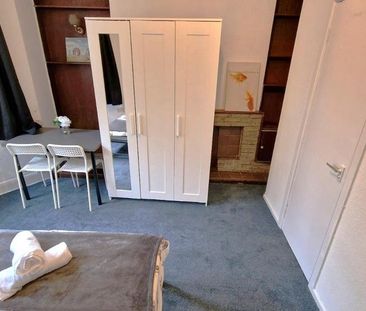 9 bedroom house share to rent - Photo 1
