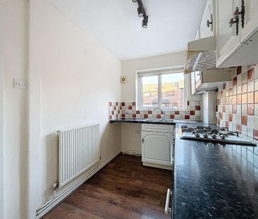 2 bedroom mews to rent - Photo 1