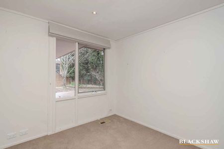 Sun-lit Family Home in Phillip - Photo 3