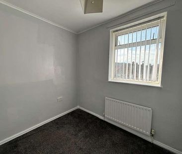 Queen Elizabeth Drive, Easington Lane, DH5 - Photo 4
