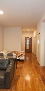 Hi Floor Studio Apartment at Coal Harbour - Photo 4