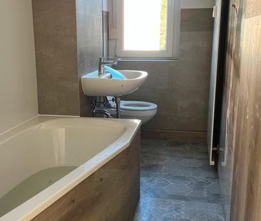 Frisch sanierte 3 Raumwohnung - Photo 1