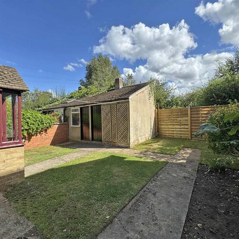 3 bedroom semi-detached house to rent - Photo 1