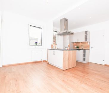 WOW I MODERN SANIERT I OFFENE KÜCHE I 4. STOCK MIT LIFT I BADEWANNE... - Foto 2