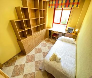 Calle del Cabo Machichaco, Madrid, Community of Madrid 28053 - Photo 6