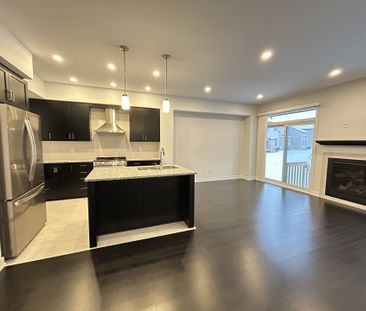 For Lease - 383 Mango Street, Blossom Park - Airport and Area, Ontario - Photo 2