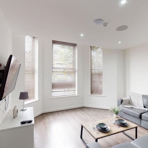 6 bedroom house to rent - Photo 1