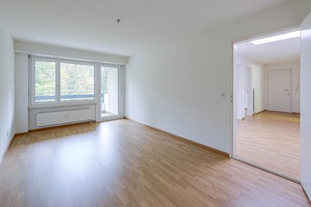 Well connected, generous living! - Photo 5