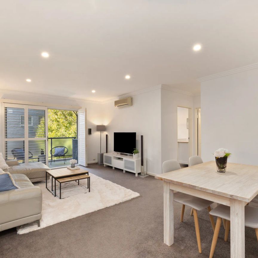 Sleek executive apartment with terrace in a tranquil central cul-de-sac - Photo 1