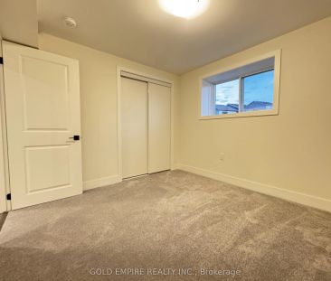 30 Julie Crescent #LOWER - Photo 4