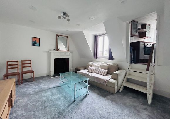 Roundhill Crescent, Brighton - Photo 1