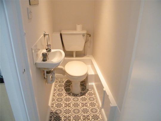 2 bedroom terraced house to rent - Photo 1