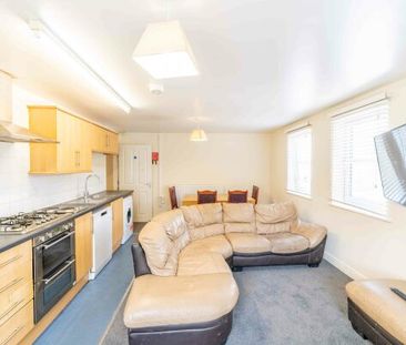 First Floor Flat, Park farm House, 103 Haxby Road - Photo 1