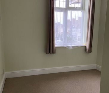 2 Bed Semi-Detached House, Holdenhurst Road, BS15 - Photo 2