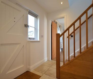 3 bedroom semi-detached house to rent - Photo 6
