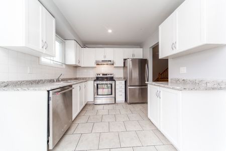 For Lease - 1447 Fleming Court, Oshawa, Ontario - Photo 4