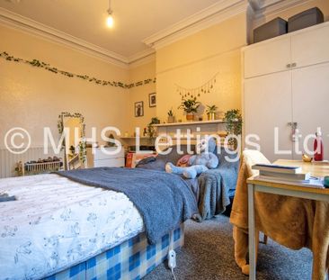6 Bedroom Mid Terraced House for rent in Regent Park Avenue - Photo 4